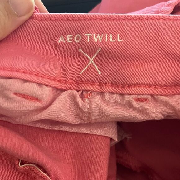 American Eagle Super Stretch Pink Aeo Twill Midi Shorts Size 27 - Picture 7 of 11